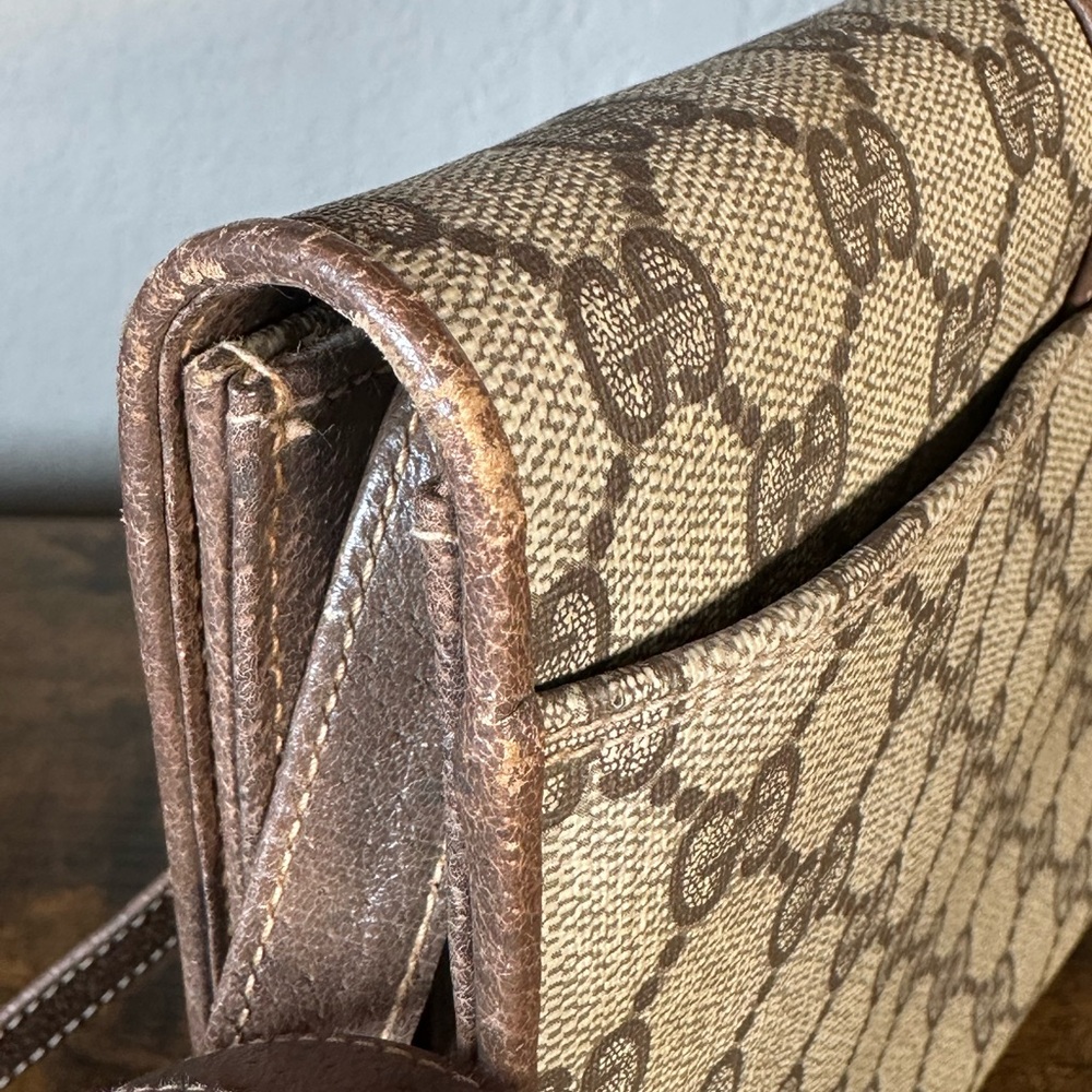 Gucci Beige Brown Monogram Crossbody Bag - Picture 11 of 14